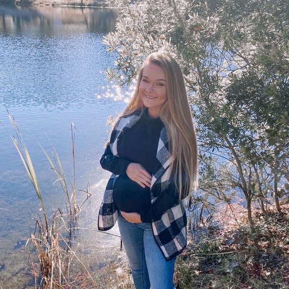 Meet your Posher, Taylor - Picture 1 of 1